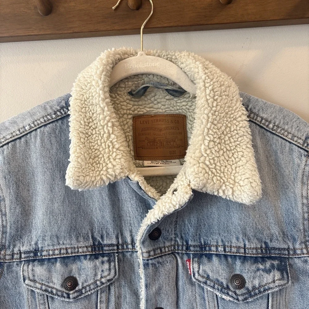 Levi's Men's Trucker size Small‎ Shearling Denim Jacket